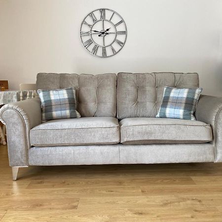 The Den Villa Stuartfield Екстериор снимка