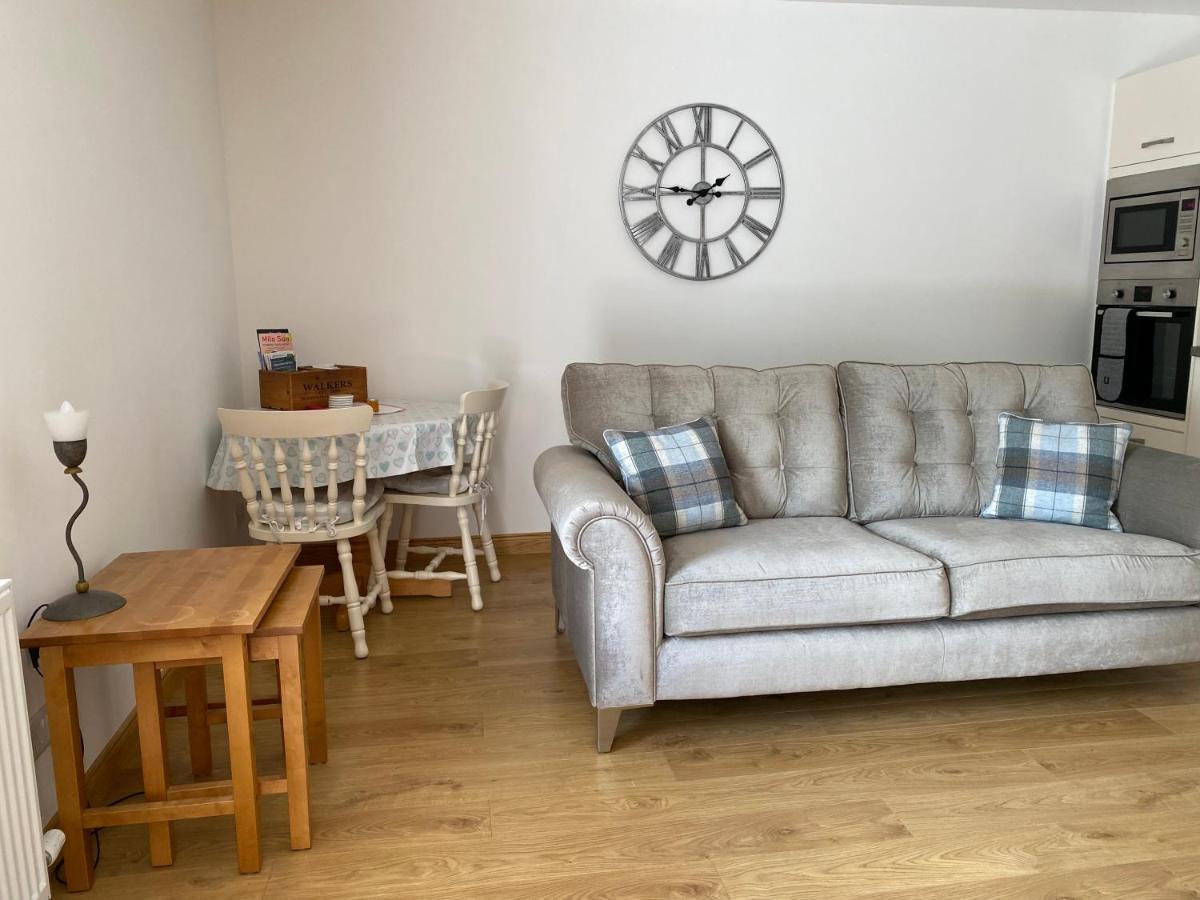 The Den Villa Stuartfield Екстериор снимка